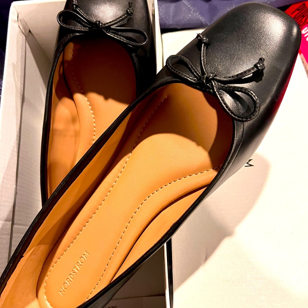 Size 11 women’s flats Nordstrom BNIB